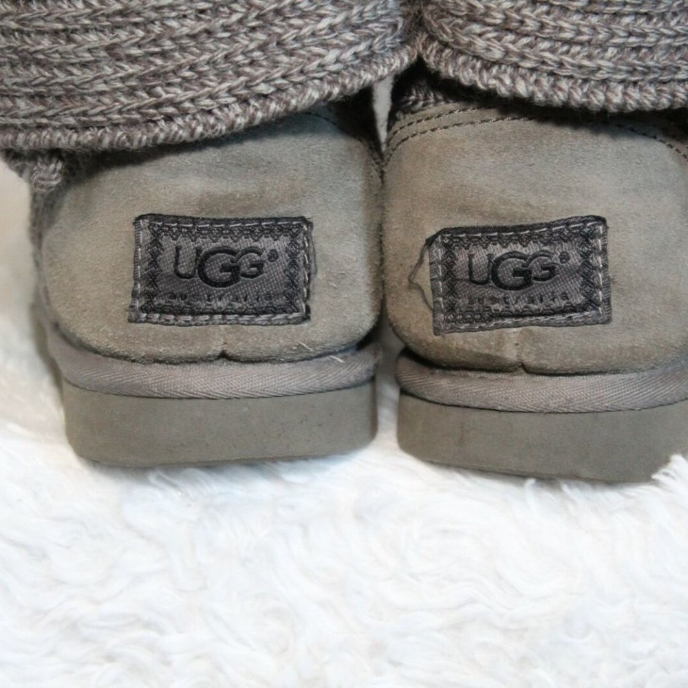UGG Classic Cardy Button Detailed Sweater Knit Boots 5819 Gray Size 8 H12130 - Picture 5 of 11